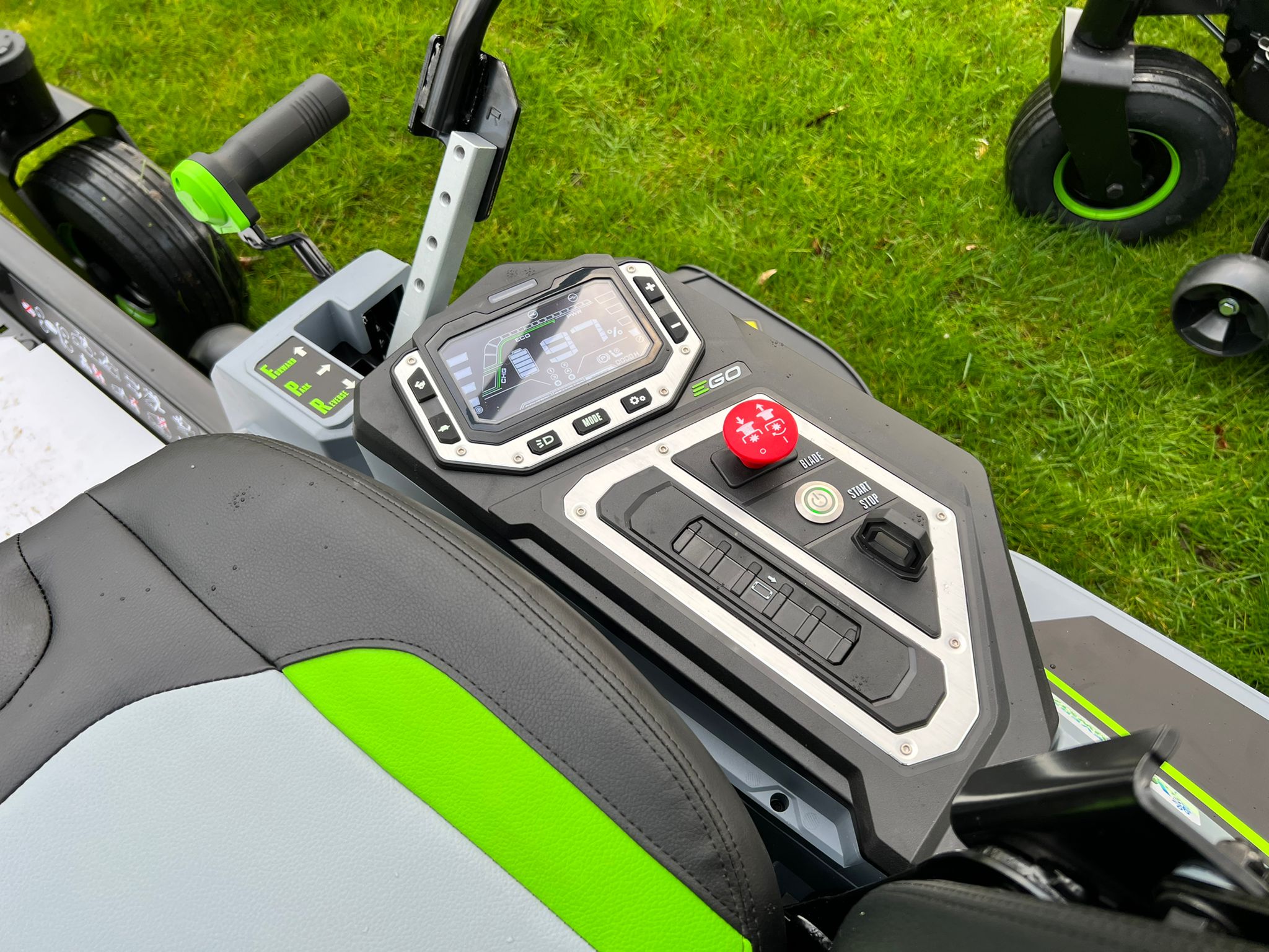 EGO Z6 elektrische grasmaaier