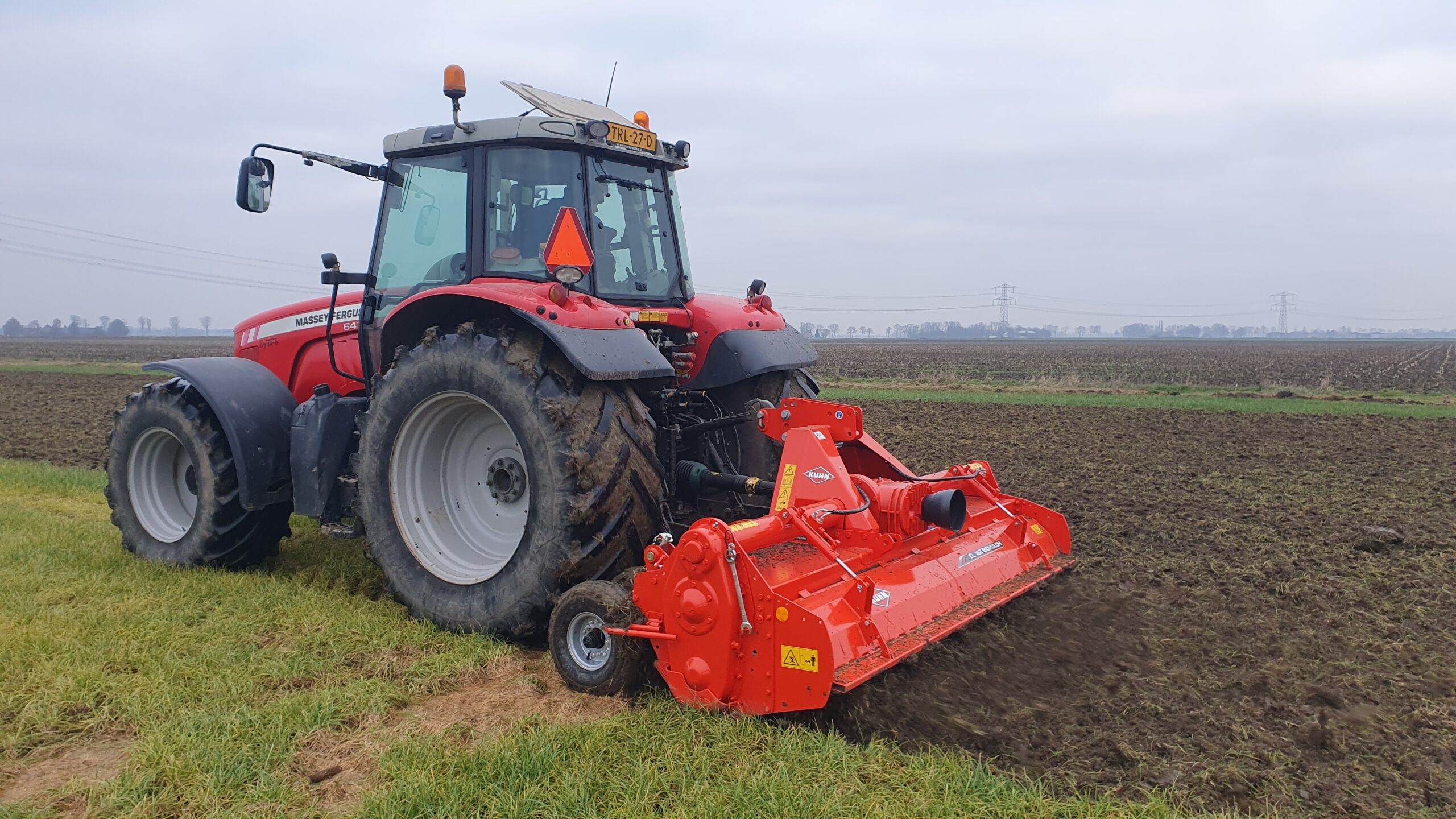 KUHN EL 162-300 BioMulch frees