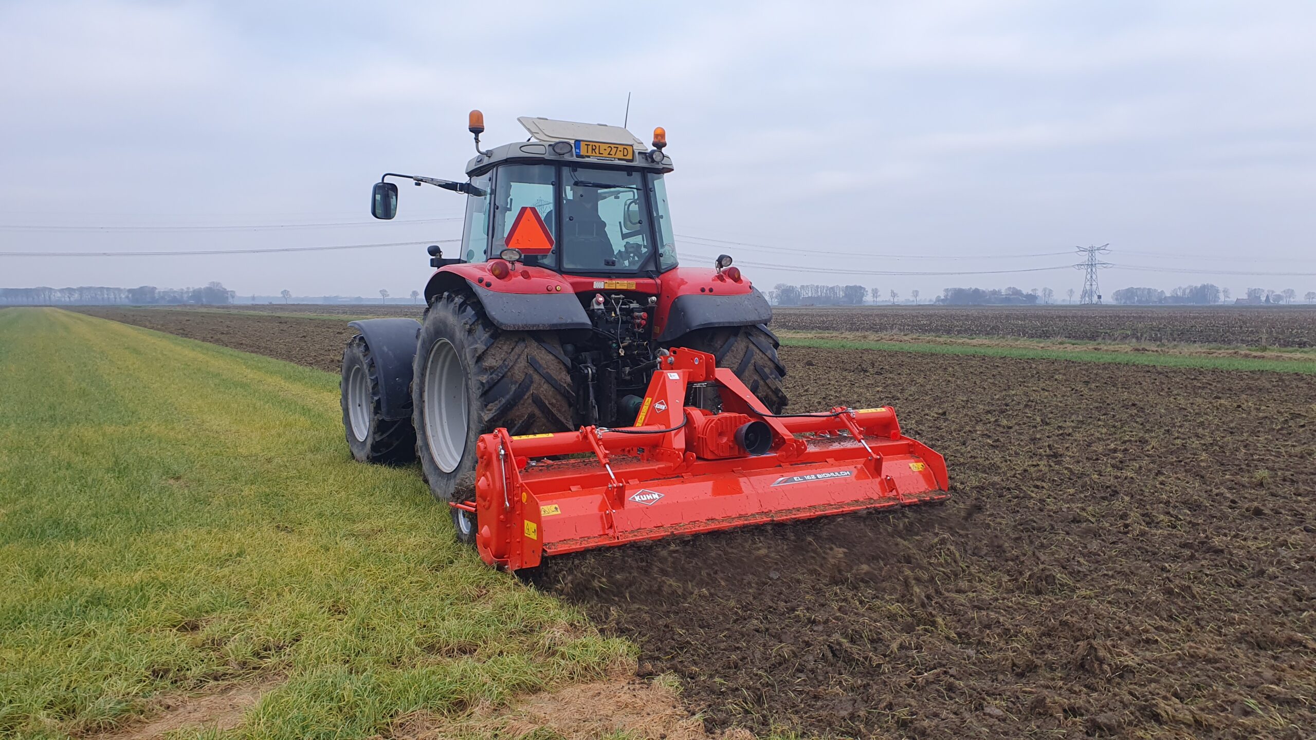 KUHN EL 162-300 BioMulch frees
