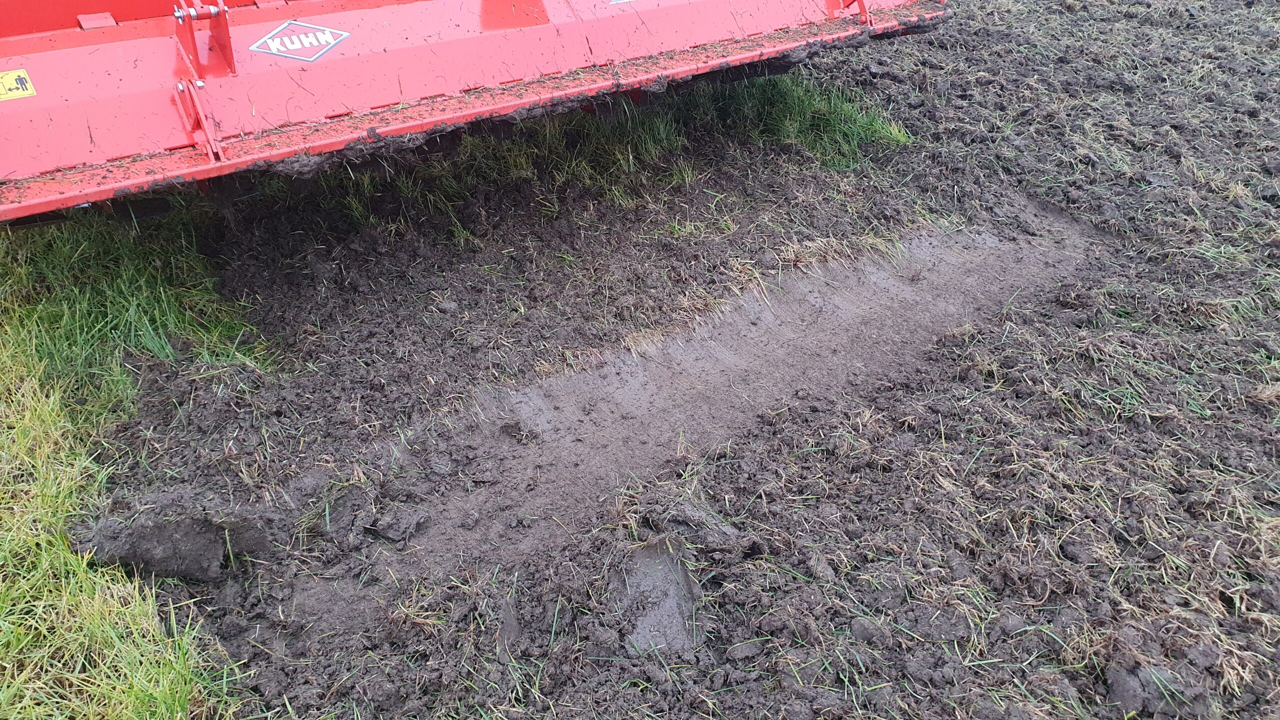 KUHN EL 162-300 BioMulch frees