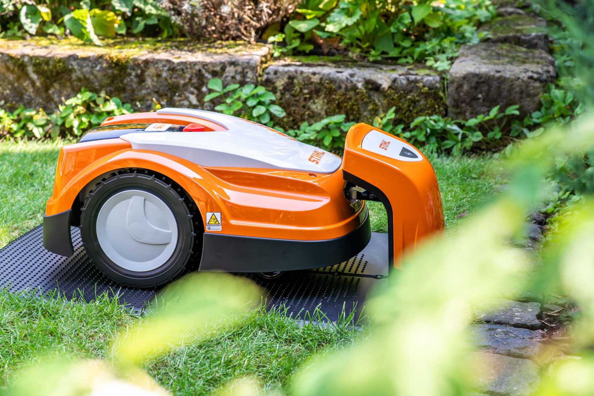 STIHL robotmaaier laadstation STIHL robotmaaier laadstation