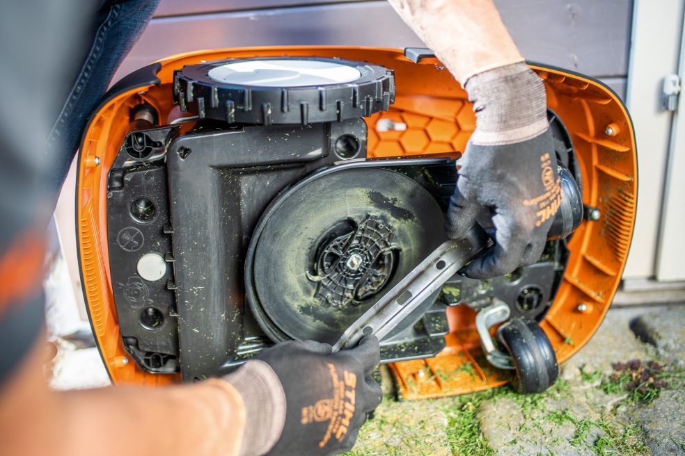 Stihl robotmaaier onderhoud Stihl robotmaaier onderhoud