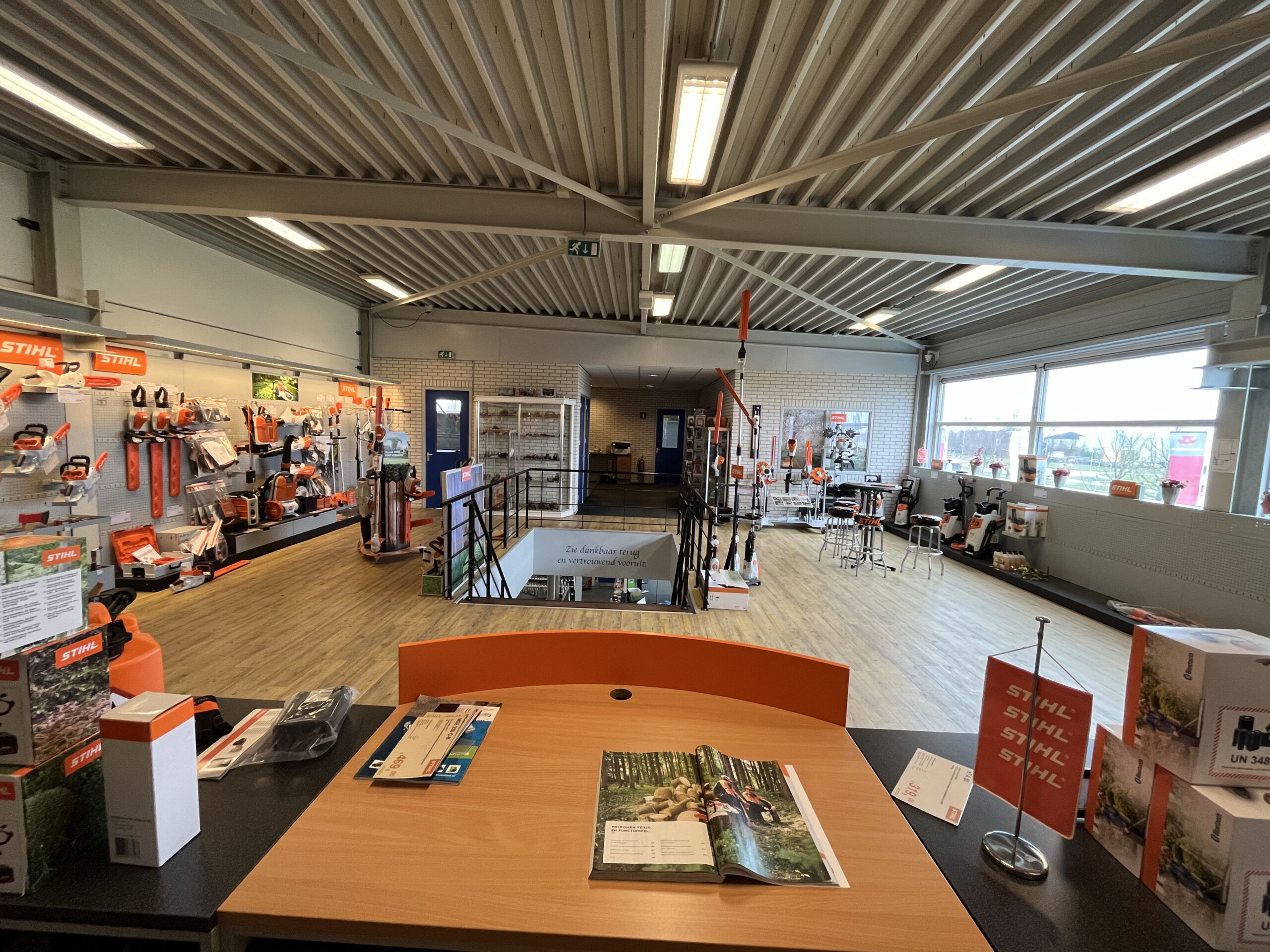 Showroom STIHL boven