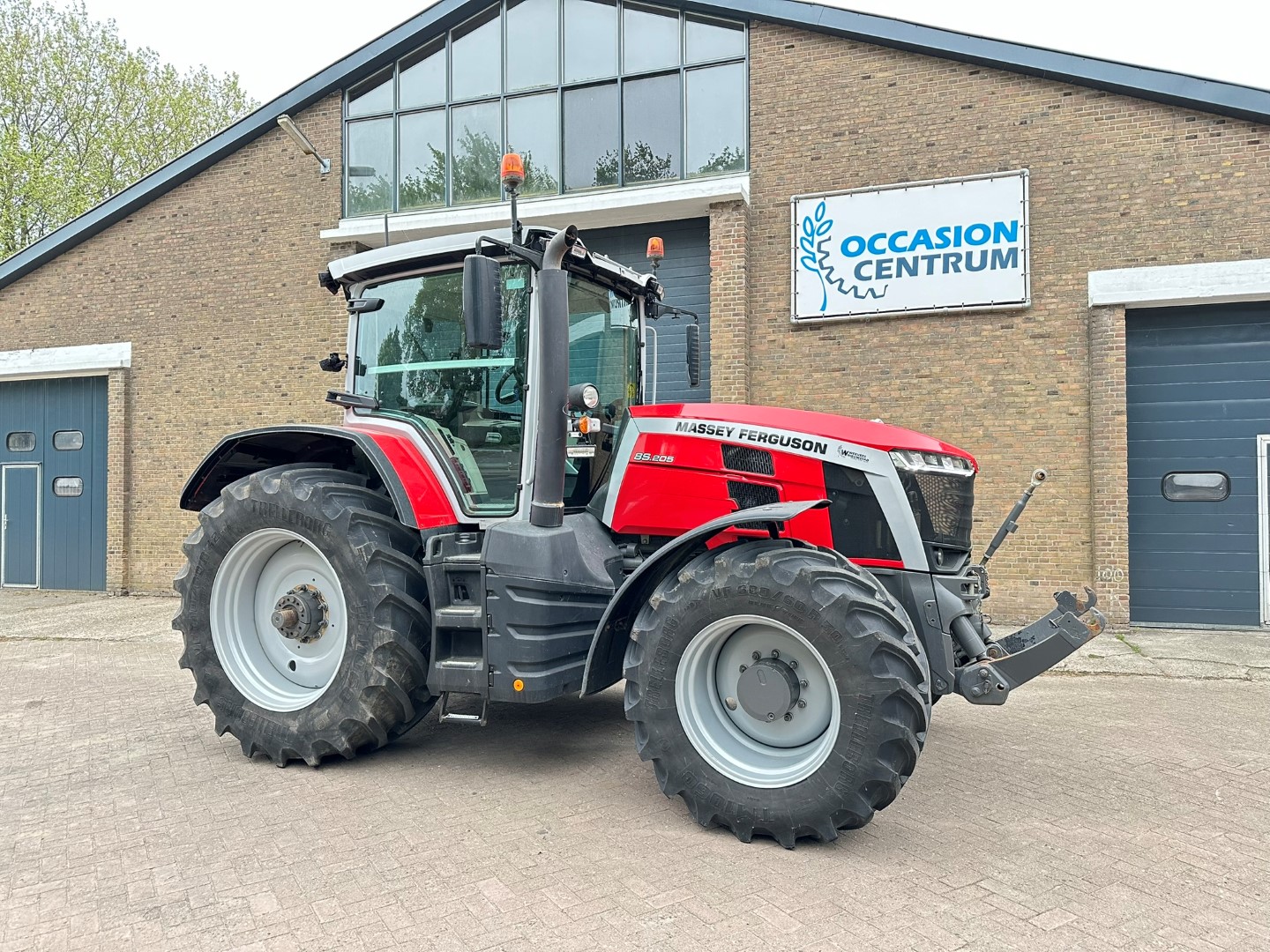 Massey Ferguson 8S.205 Dyna-7 Exclusive